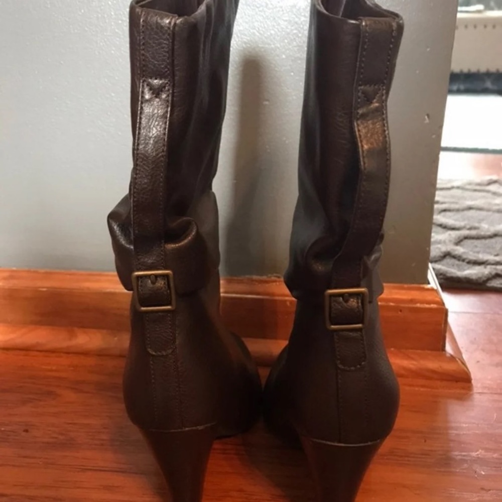 Boots - Picture 3 of 5